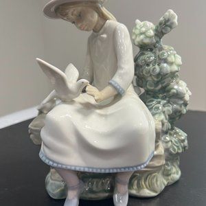 Nao by Lladro Vintage Procelain Figurine - Girl on Bench with Doves